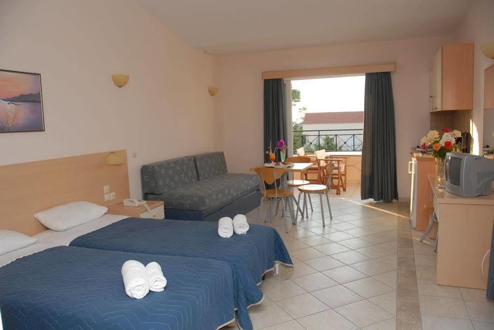 Thinalos Aparthotel Acharavi  Exterior foto